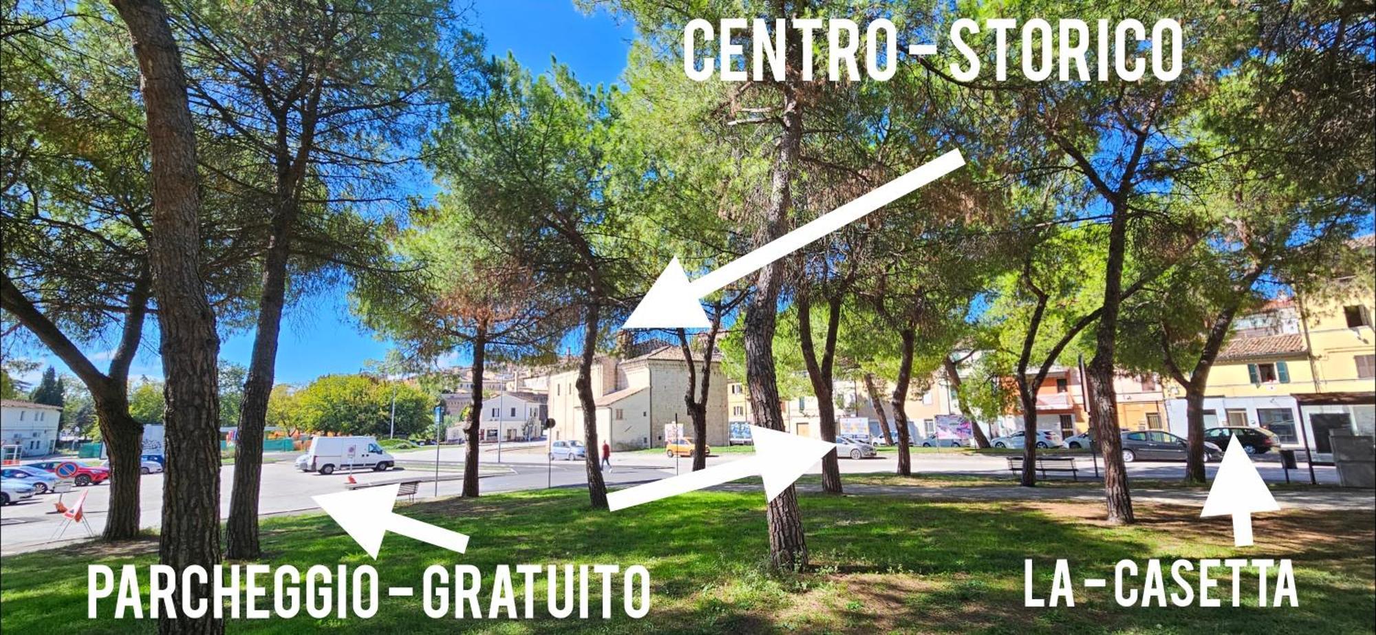La Casetta Bilocale Centrale Con Terrazza Parkfree Wifi Minipc Ps4 Ac ليسي المظهر الخارجي الصورة